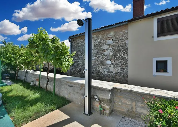 House Bruno 1735